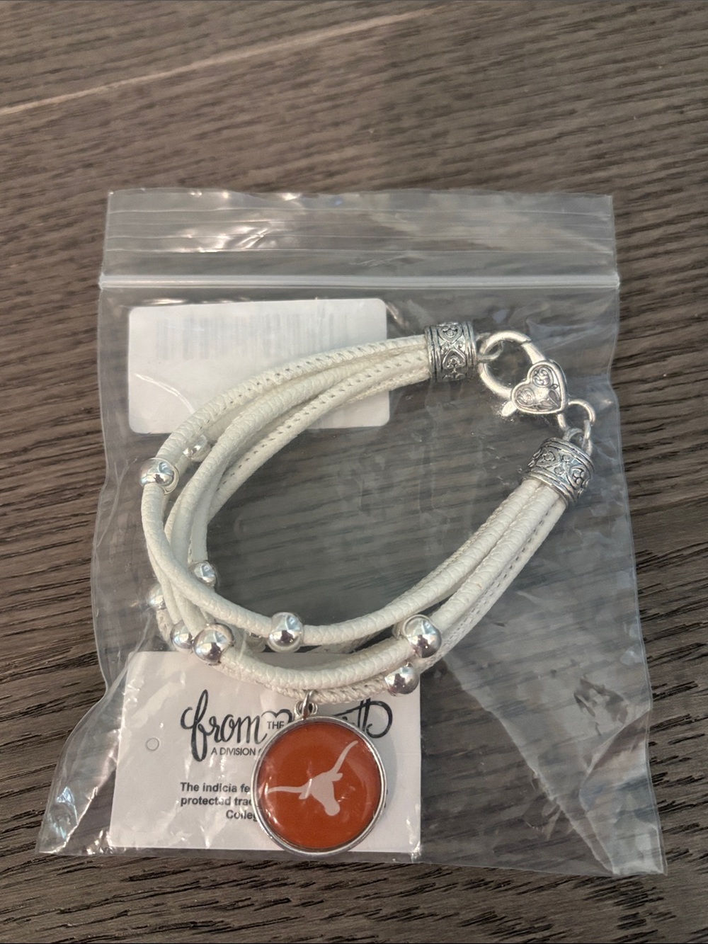 🤍🤘🏻🧡NWT “From the Heart”White Multi-Strand Bracelet w/Orange Longhorn Charm🤍🤘🏻🧡